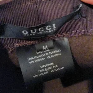 Febulous GUCCI round hat in brown with gold button Gucci | Accessories | Febulous Gucci Round Hat In Brown With  main image 4